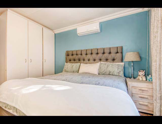 2 BEDROOM TOWNHOUSE FOR SALE IN HONEYDEW MANOR